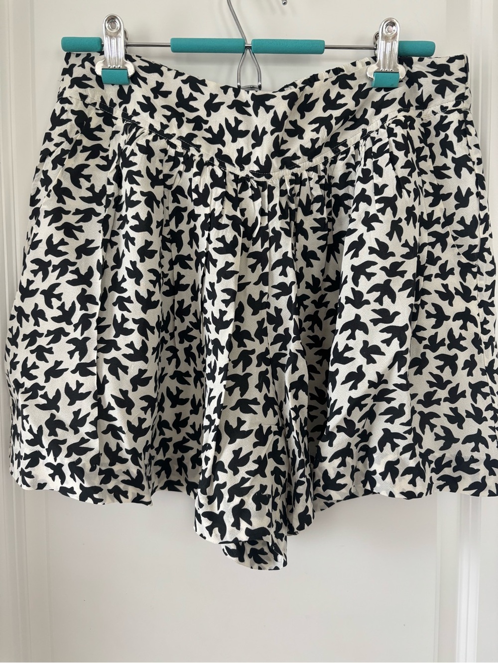 Leifnotes Black Bird Print Skort